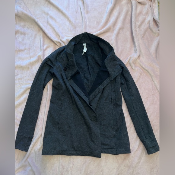 LULULEMON Coast Wrap II - Picture 1 of 4